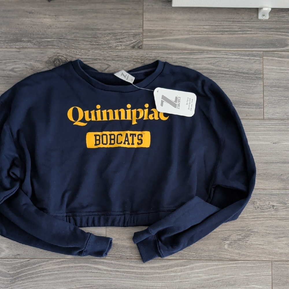 Quinnipiac Bobcats Navy Blue Cropped Sweatshirt